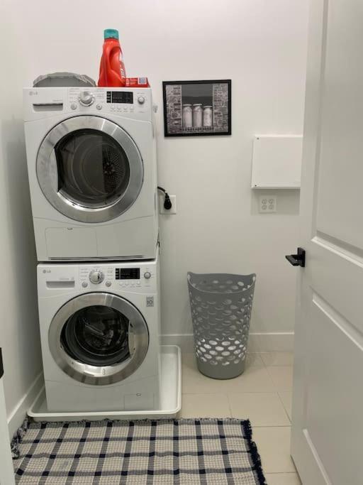 Cozy, High Rise, Large Studio Facing Downtown . Apartment บัลติมอร์ ภายนอก รูปภาพ
